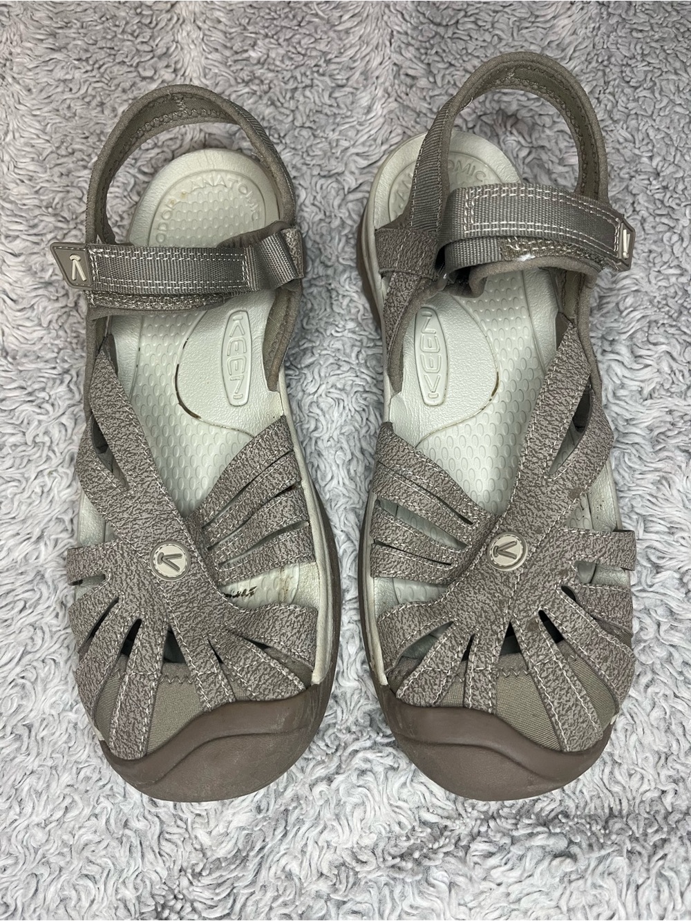 Keen Rose Ergonomic Hiking Sandals Water Ready Size 9.5 Excellent Condition